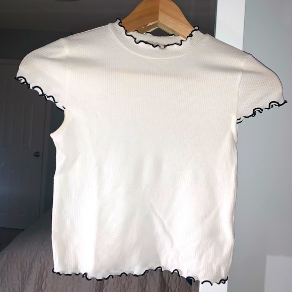 Discontinued Aritzia •Sunday Best• White and Black Trim Baby Tee - Picture 1 of 6